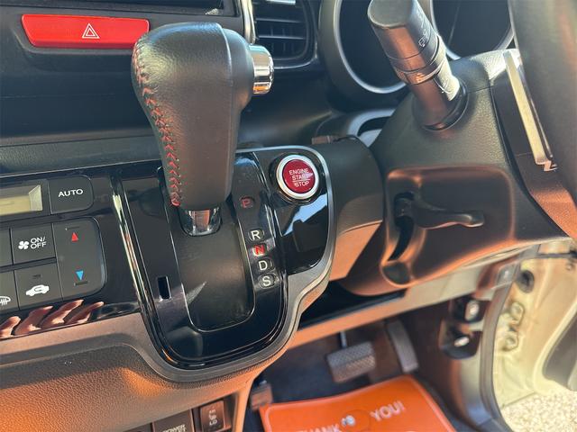 N-BOXカスタム G・ターボLパッケージ 4WD ターボ ツートンカラー ナビ バックカメラ ETC シートヒーター 両側電動スライド クルーズコントロール パドルシフト ワンセグ TV パドルシフト アルミ 車検R9年10月 キーレス(14枚目)