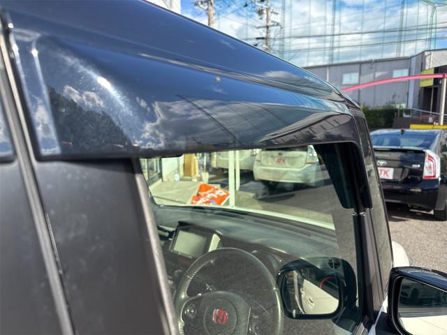 N-BOXカスタム G・ターボLパッケージ 4WD ターボ ツートンカラー ナビ バックカメラ ETC シートヒーター 両側電動スライド クルーズコントロール パドルシフト ワンセグ TV パドルシフト アルミ 車検R9年10月 キーレス(43枚目)