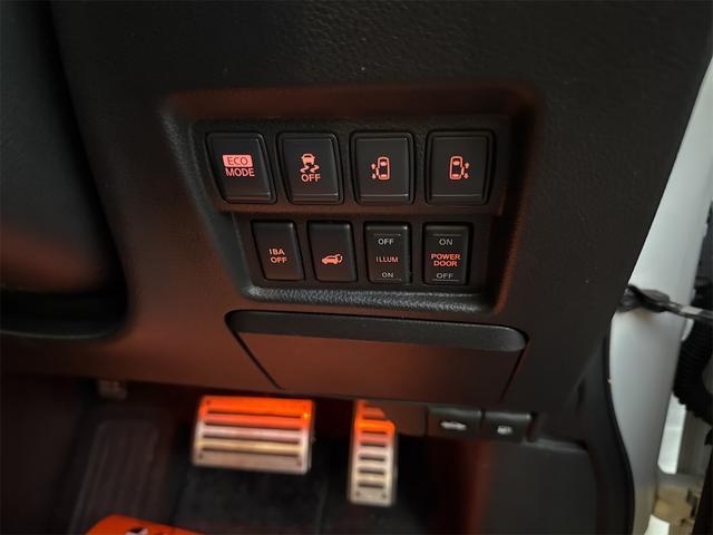 エルグランド 350ハイウェイスター 禁煙車 両側電動スライド アラビュー クルコン BOSEサウンド メーカーナビ パワーゲート Bluetooth ETC フリップダウンモニター 8人乗り オットマン ユーザー買取車 LEDライト(12枚目)