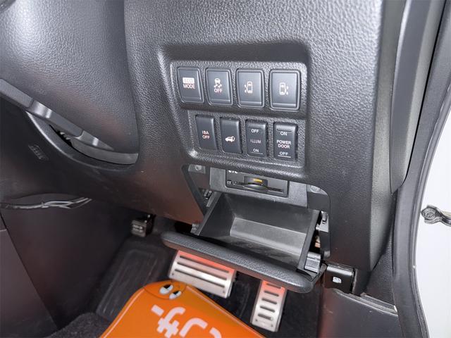 エルグランド 350ハイウェイスター 禁煙車 両側電動スライド アラビュー クルコン BOSEサウンド メーカーナビ パワーゲート Bluetooth ETC フリップダウンモニター 8人乗り オットマン ユーザー買取車 LEDライト(14枚目)