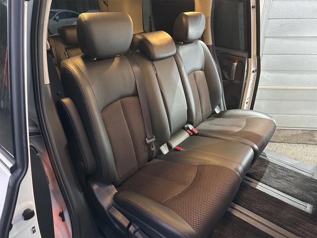 エルグランド 350ハイウェイスター 禁煙車 両側電動スライド アラビュー クルコン BOSEサウンド メーカーナビ パワーゲート Bluetooth ETC フリップダウンモニター 8人乗り オットマン ユーザー買取車 LEDライト(25枚目)