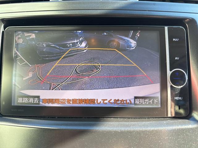 プリウスアルファ Ｓツーリングセレクション　禁煙車　純正ナビ　ドライブレコーダー前後　バックカメラ　ＥＴＣ　Ｂｌｕｅｔｏｏｔｈ　ＣＤ　ＤＶＤ　スマートキー　オートエアコン　純正１８ＡＷアルミ　オートライト　プッシュスタート　電動格納ミラー（9枚目）