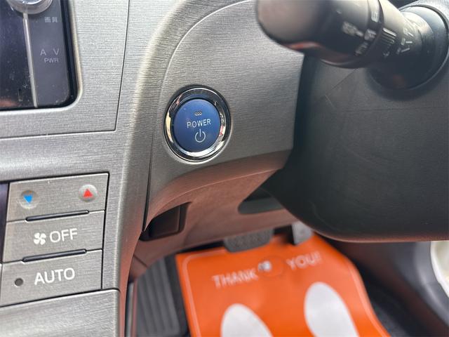 プリウス Ｇ　禁煙車　後期　クルーズコントロール　パワーシフト　純正ナビ　ＥＴＣ　バックカメラ　ドライブレコーダー　ＬＥＤヘッドライト　フォグランプ　スマートキー　Ｂｌｕｅｔｏｏｔｈ　ＣＤ　ＤＶＤ　ＧＰＳローン対応（14枚目）