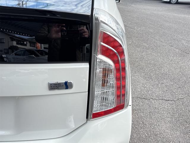 プリウス Ｇ　禁煙車　後期　クルーズコントロール　パワーシフト　純正ナビ　ＥＴＣ　バックカメラ　ドライブレコーダー　ＬＥＤヘッドライト　フォグランプ　スマートキー　Ｂｌｕｅｔｏｏｔｈ　ＣＤ　ＤＶＤ　ＧＰＳローン対応（32枚目）