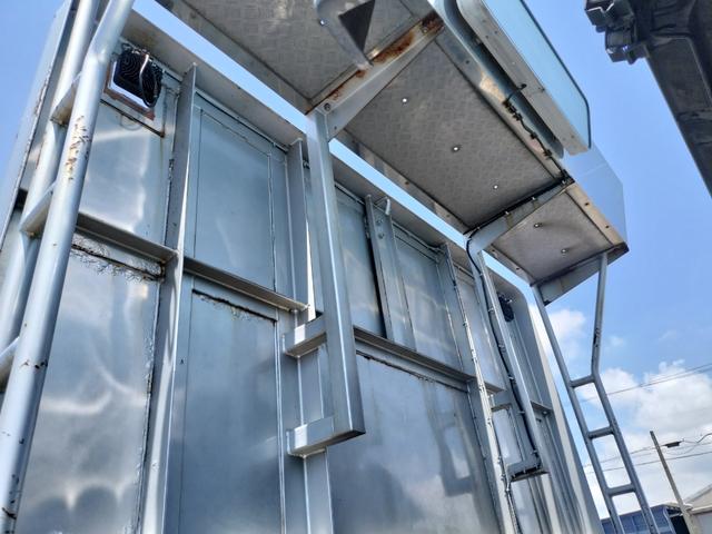 クオン 　平ボディ・最大積載１４２００ｋｇ（6枚目）