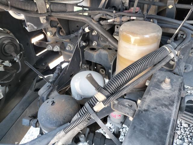 クオン 　平ボディ・最大積載１４２００ｋｇ（8枚目）