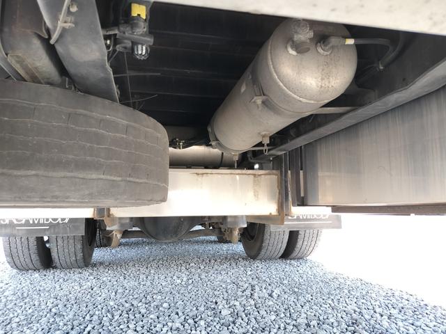 クオン 　平ボディ・最大積載１４２００ｋｇ（10枚目）