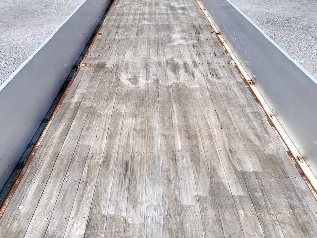 クオン 　平ボディ・最大積載１４２００ｋｇ（19枚目）