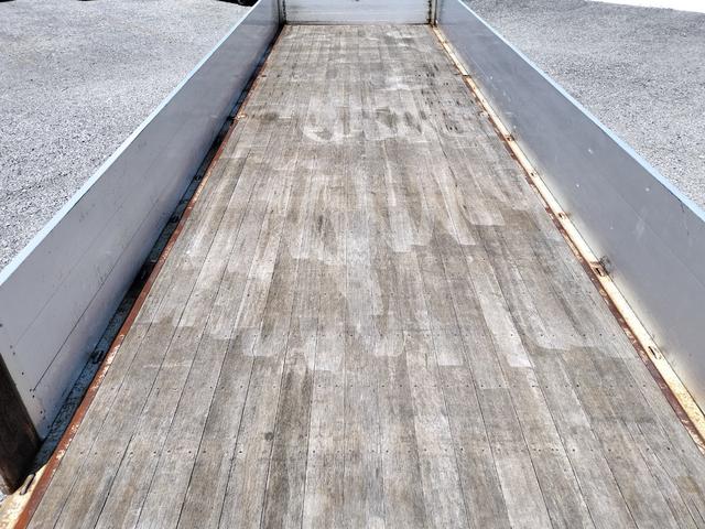 クオン 　平ボディ・最大積載１４２００ｋｇ（22枚目）