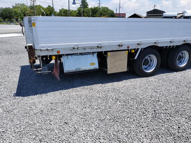 クオン 　平ボディ・最大積載１４２００ｋｇ（27枚目）