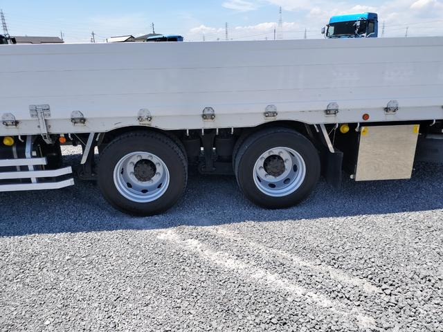 クオン 　平ボディ・最大積載１４２００ｋｇ（30枚目）