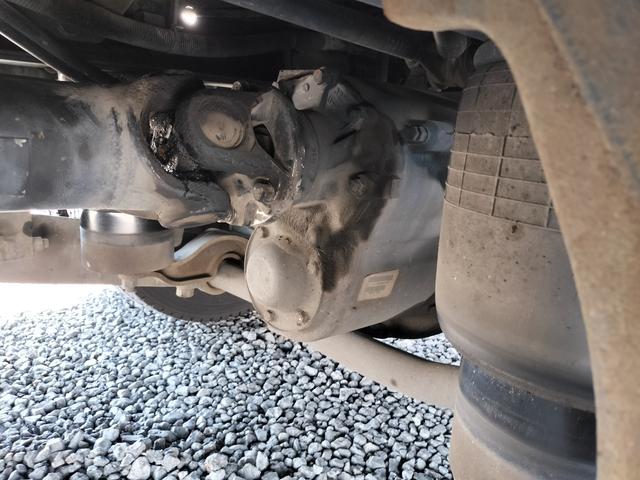 クオン 　平ボディ・最大積載１４２００ｋｇ（35枚目）