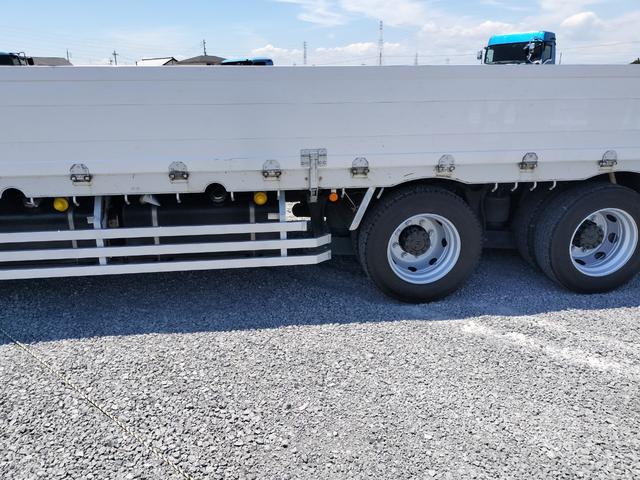 クオン 　平ボディ・最大積載１４２００ｋｇ（40枚目）