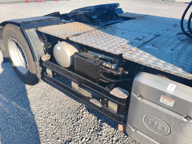 クオン 　トラクタ　走行３７万キロ　第五輪荷重１１５００ｋｇ　ハイルーフ（14枚目）