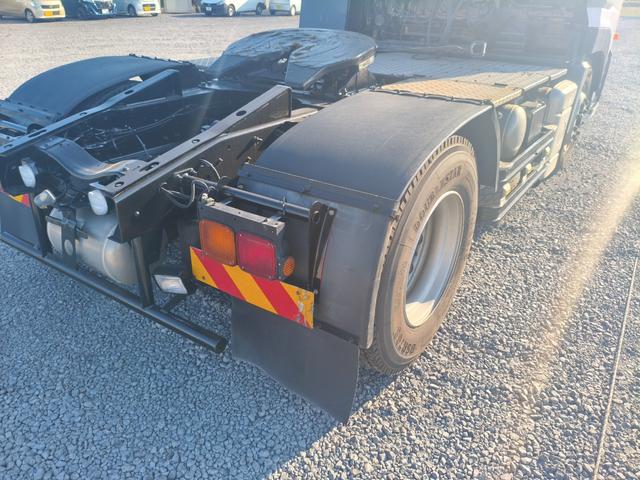 クオン 　トラクタ　走行３７万キロ　第五輪荷重１１５００ｋｇ　ハイルーフ（19枚目）