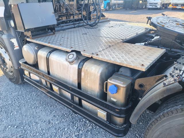 クオン 　トラクタ　走行３７万キロ　第五輪荷重１１５００ｋｇ　ハイルーフ（22枚目）