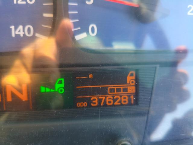 クオン 　トラクタ　走行３７万キロ　第五輪荷重１１５００ｋｇ　ハイルーフ（28枚目）