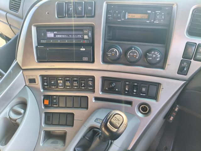 クオン 　トラクタ　走行３７万キロ　第五輪荷重１１５００ｋｇ　ハイルーフ（29枚目）