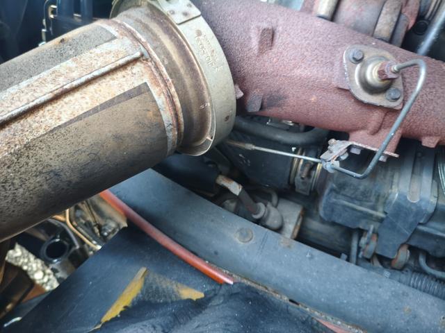 クオン 　トラクタ　走行３７万キロ　第五輪荷重１１５００ｋｇ　ハイルーフ（45枚目）