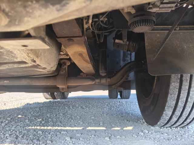 クオン 　トラクタ　走行３７万キロ　第五輪荷重１１５００ｋｇ　ハイルーフ（46枚目）