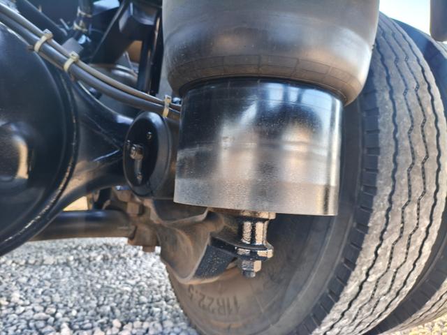 クオン 　トラクタ　走行３７万キロ　第五輪荷重１１５００ｋｇ　ハイルーフ（51枚目）