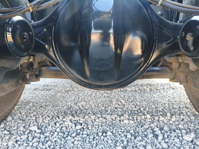 クオン 　トラクタ　走行３７万キロ　第五輪荷重１１５００ｋｇ　ハイルーフ（56枚目）