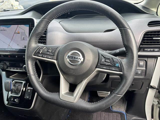 セレナ eパワーハイウェイスターV プロパイロット 純正10インチナビ フリップダウンモニター 両側パワースライドドア レーダークルーズコントロール 本革シート フルセグTV Bluetooth 全周囲カメラ LEDヘッドライト(12枚目)