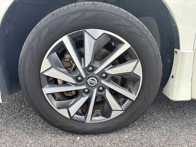 セレナ eパワーハイウェイスターV プロパイロット 純正10インチナビ フリップダウンモニター 両側パワースライドドア レーダークルーズコントロール 本革シート フルセグTV Bluetooth 全周囲カメラ LEDヘッドライト(15枚目)