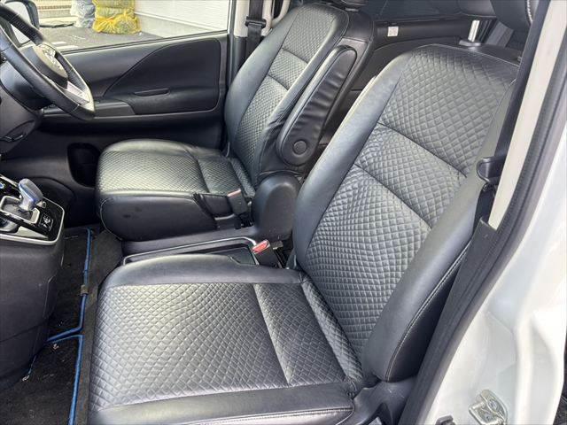 セレナ eパワーハイウェイスターV プロパイロット 純正10インチナビ フリップダウンモニター 両側パワースライドドア レーダークルーズコントロール 本革シート フルセグTV Bluetooth 全周囲カメラ LEDヘッドライト(33枚目)