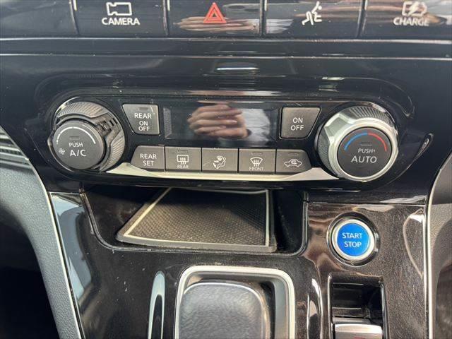 セレナ eパワーハイウェイスターV プロパイロット 純正10インチナビ フリップダウンモニター 両側パワースライドドア レーダークルーズコントロール 本革シート フルセグTV Bluetooth 全周囲カメラ LEDヘッドライト(36枚目)