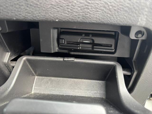 セレナ eパワーハイウェイスターV プロパイロット 純正10インチナビ フリップダウンモニター 両側パワースライドドア レーダークルーズコントロール 本革シート フルセグTV Bluetooth 全周囲カメラ LEDヘッドライト(40枚目)