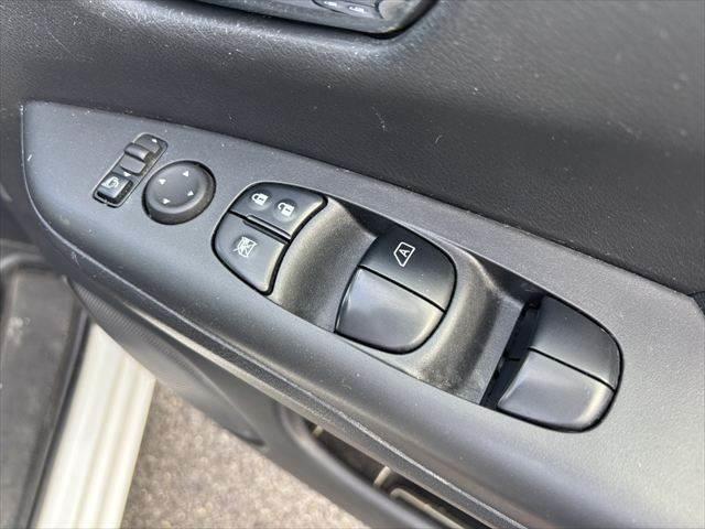 セレナ eパワーハイウェイスターV プロパイロット 純正10インチナビ フリップダウンモニター 両側パワースライドドア レーダークルーズコントロール 本革シート フルセグTV Bluetooth 全周囲カメラ LEDヘッドライト(43枚目)