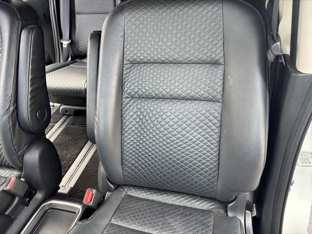 セレナ eパワーハイウェイスターV プロパイロット 純正10インチナビ フリップダウンモニター 両側パワースライドドア レーダークルーズコントロール 本革シート フルセグTV Bluetooth 全周囲カメラ LEDヘッドライト(61枚目)