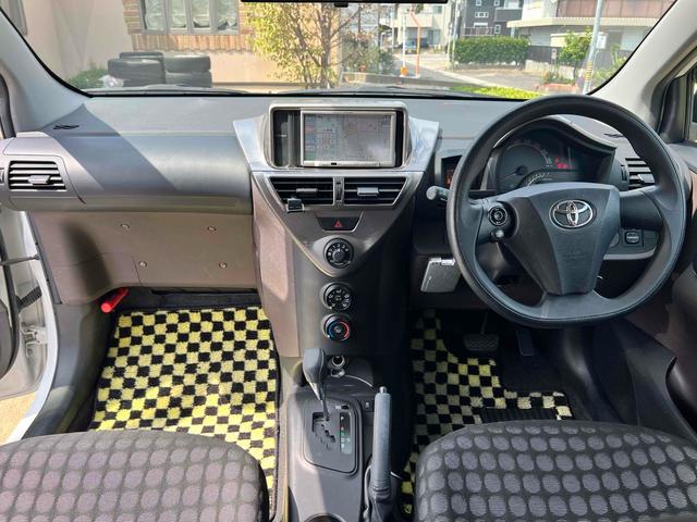 ｉＱ １００Ｘ　２シーター　ＥＴＣ　ナビ　ＴＶ　アルミホイール　キーレスエントリー　電動格納ミラー　ＣＶＴ　衝突安全ボディ　ＡＢＳ　ＥＳＣ　ＣＤ　エアコン　パワーステアリング　パワーウィンドウ（2枚目）