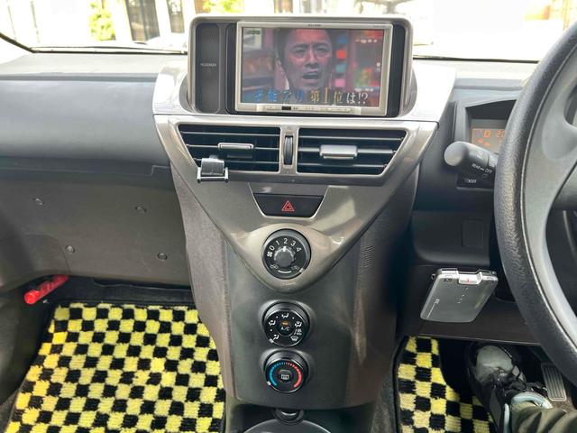 ｉＱ １００Ｘ　２シーター　ＥＴＣ　ナビ　ＴＶ　アルミホイール　キーレスエントリー　電動格納ミラー　ＣＶＴ　衝突安全ボディ　ＡＢＳ　ＥＳＣ　ＣＤ　エアコン　パワーステアリング　パワーウィンドウ（4枚目）