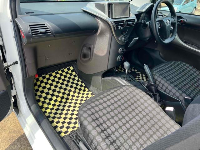 ｉＱ １００Ｘ　２シーター　ＥＴＣ　ナビ　ＴＶ　アルミホイール　キーレスエントリー　電動格納ミラー　ＣＶＴ　衝突安全ボディ　ＡＢＳ　ＥＳＣ　ＣＤ　エアコン　パワーステアリング　パワーウィンドウ（9枚目）