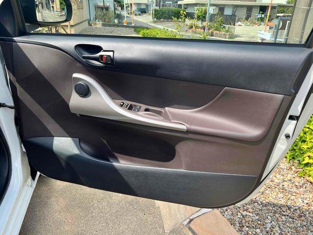 ｉＱ １００Ｘ　２シーター　ＥＴＣ　ナビ　ＴＶ　アルミホイール　キーレスエントリー　電動格納ミラー　ＣＶＴ　衝突安全ボディ　ＡＢＳ　ＥＳＣ　ＣＤ　エアコン　パワーステアリング　パワーウィンドウ（23枚目）