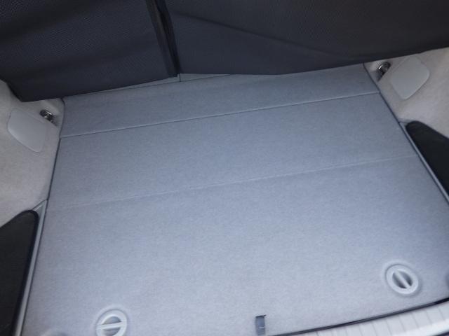 プリウス Ｓツーリングセレクション・Ｇ’ｓ　社外ナビ＆フルセグＴＶ／Ｂｌｕｅｔｏｏｔｈ／ＨＩＤヘッドライト／スマートキー／プッシュスタート／ＥＴＣ（17枚目）