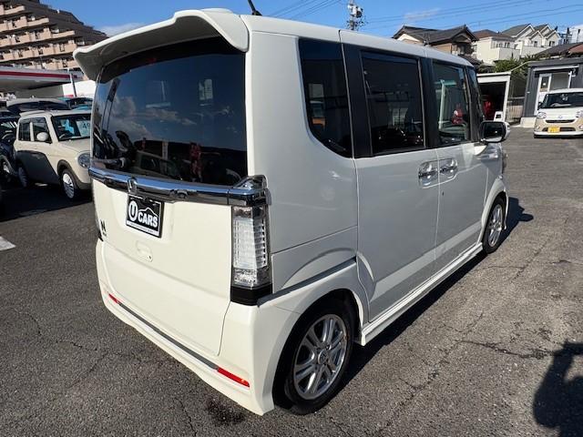 車庫証明申請はお客様によりお選びいただく形式を採らせていただいております　表示価格に車庫証明の申請費用は含まれておりませんので予めご了承ください