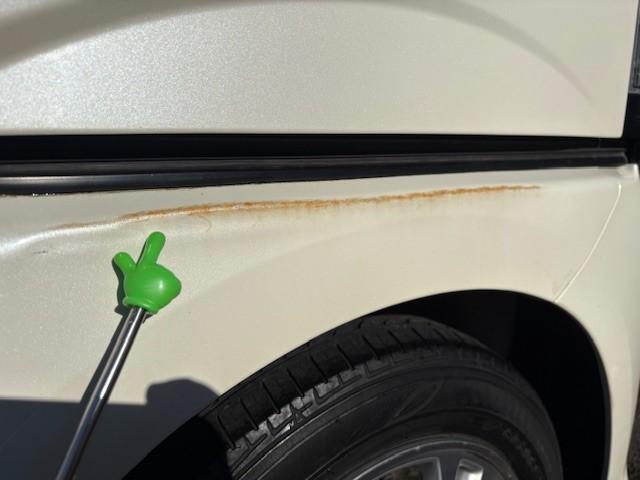 クオーターパネル（助手席側）凹みあり