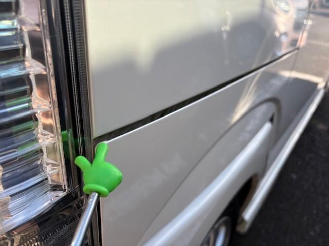 運転席側スライドレールカバーの小ズレがあります