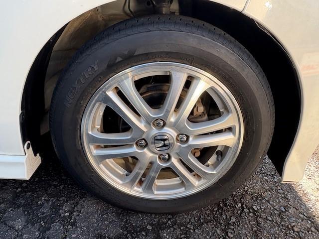 フロントタイヤ（運転席側）状態