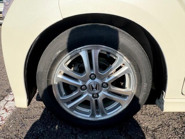 フロントタイヤ（助手席側）状態