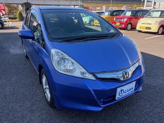 フィットハイブリッド ナビプレミアムセレクション　ナビＴＶ／シートヒーター／バックカメラ／スマートキー／ステアリングスイッチ／クルーズコントロール／アイドリングストップ（13枚目）