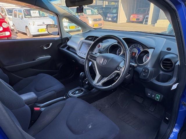 フィットハイブリッド ナビプレミアムセレクション　ナビＴＶ／シートヒーター／バックカメラ／スマートキー／ステアリングスイッチ／クルーズコントロール／アイドリングストップ（34枚目）