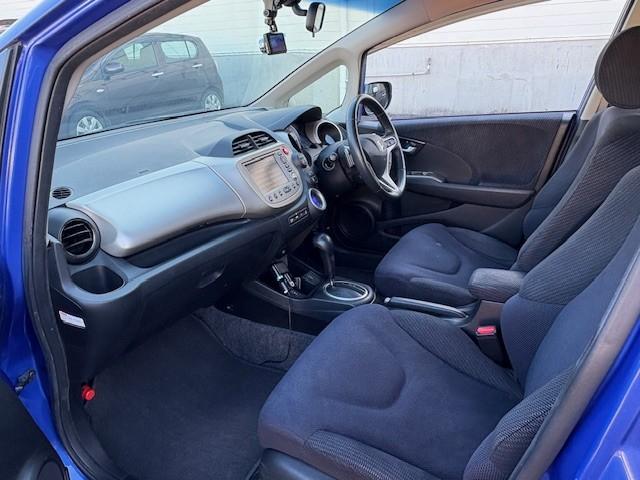 フィットハイブリッド ナビプレミアムセレクション　ナビＴＶ／シートヒーター／バックカメラ／スマートキー／ステアリングスイッチ／クルーズコントロール／アイドリングストップ（36枚目）