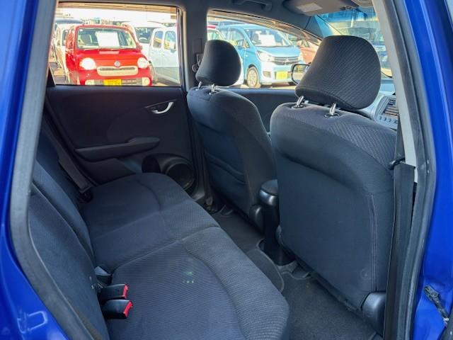 フィットハイブリッド ナビプレミアムセレクション　ナビＴＶ／シートヒーター／バックカメラ／スマートキー／ステアリングスイッチ／クルーズコントロール／アイドリングストップ（40枚目）