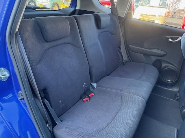 フィットハイブリッド ナビプレミアムセレクション　ナビＴＶ／シートヒーター／バックカメラ／スマートキー／ステアリングスイッチ／クルーズコントロール／アイドリングストップ（41枚目）