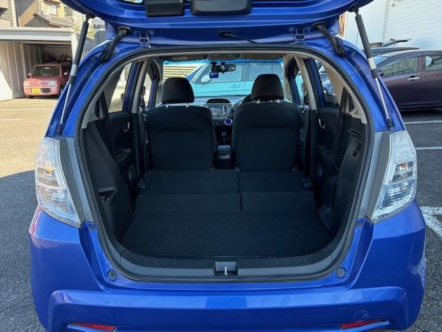 フィットハイブリッド ナビプレミアムセレクション　ナビＴＶ／シートヒーター／バックカメラ／スマートキー／ステアリングスイッチ／クルーズコントロール／アイドリングストップ（43枚目）