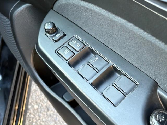 スイフト RS ナビTV/HIDヘッドライト/プッシュスタート/スマートキー/純正エアロ/純正アルミ/ステアリングスイッチ/フォグライト/オートエアコン(57枚目)